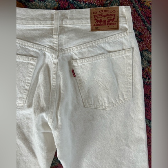 NWT Levi’s | Women’s Original White 501 Buttonfly Distressed High Rise Jeans, 26 - Picture 6 of 16